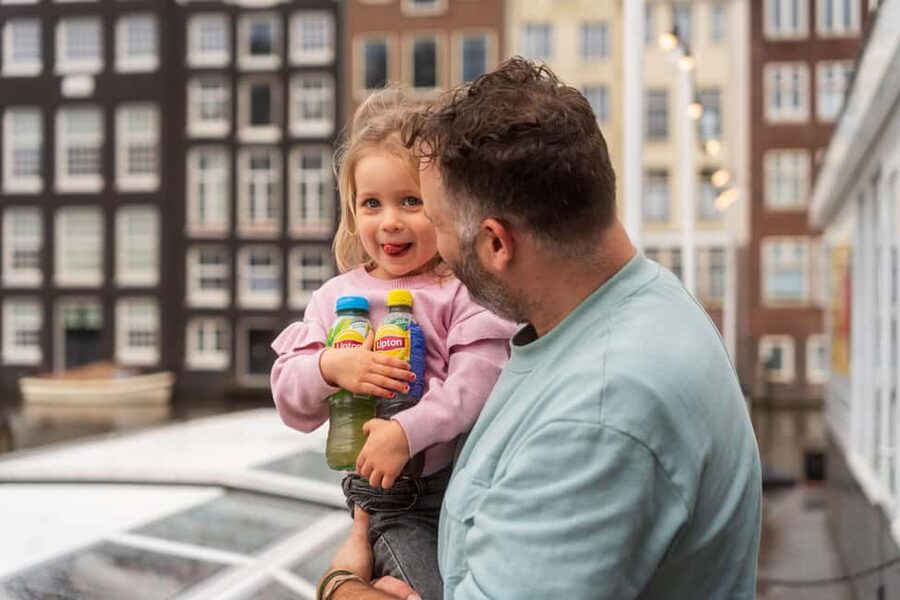 Amsterdam: Heated Canal Cruise Including Audioguide - The audio guide and the human touch