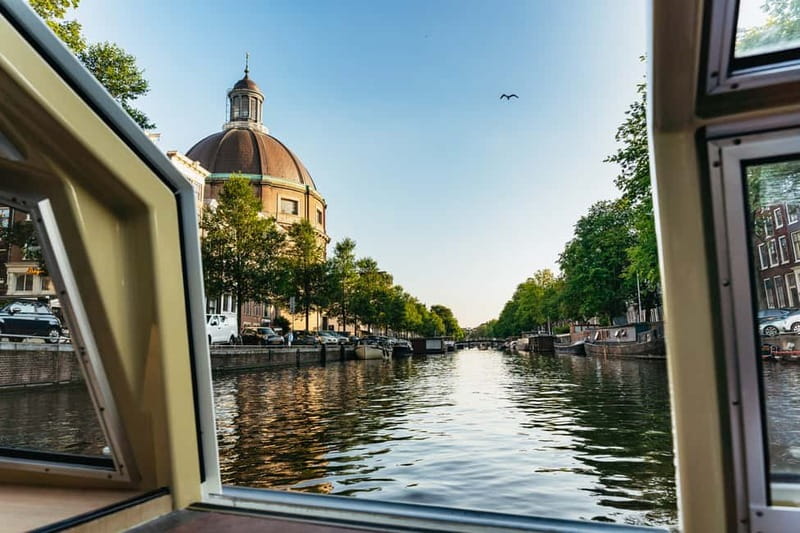 Amsterdam: Heated Canal Cruise Including Audioguide - Who should book this cruise