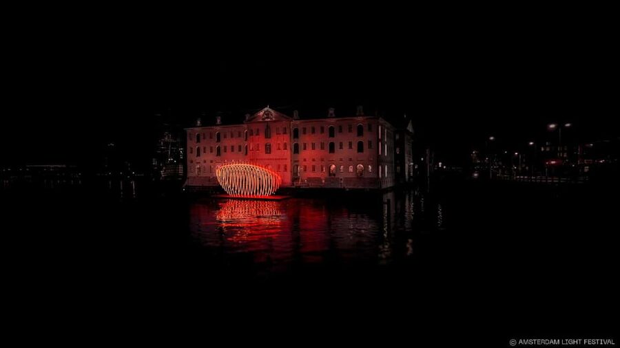 Amsterdam: Light Festival Boat+Unlimit.Drinks & Snack Option - Magere Brug and the Amstel