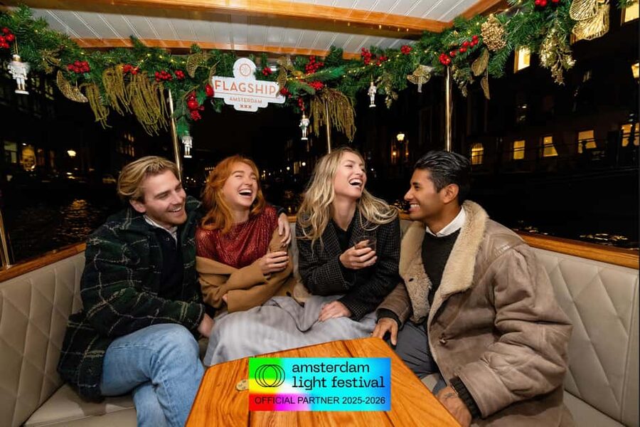 Amsterdam: Light Festival Cruise + Stroopwafel & Hot Choco - Haarlemmersluis and the return toward Centraal