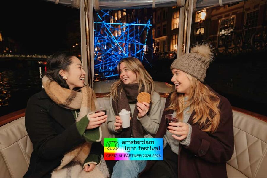 Amsterdam: Light Festival Heated Cruise + Hot Choco + Snack - Key points to know before boarding