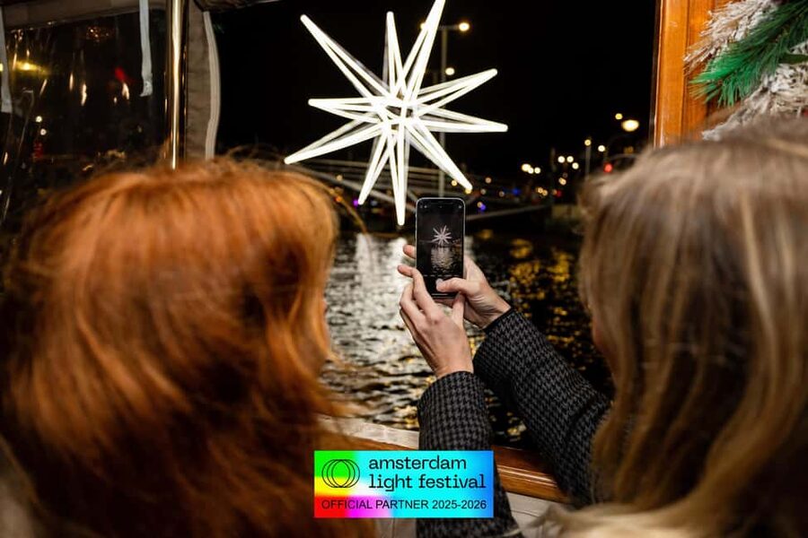 Amsterdam: Light Festival Heated Cruise + Unl Drinks & Snack - NEMO and the Maritime Museum after dark