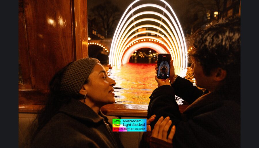 Amsterdam: Light Festival Heated Cruise w/ Drinks & Snacks - A warm boat, but not a winter coat replacement
