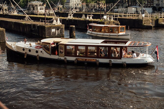 Amsterdam: Luxury Saloon Boat Cruise with Cocktails & Waffle - What you get before the boat moves