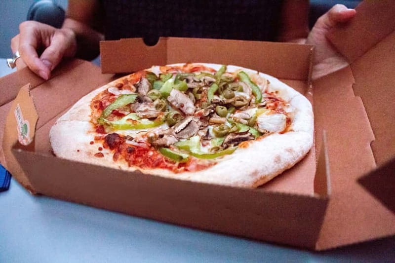 Amsterdam: Original Pizza Dinner Cruise + Unlimited Drinks - Pizza first, canal views second