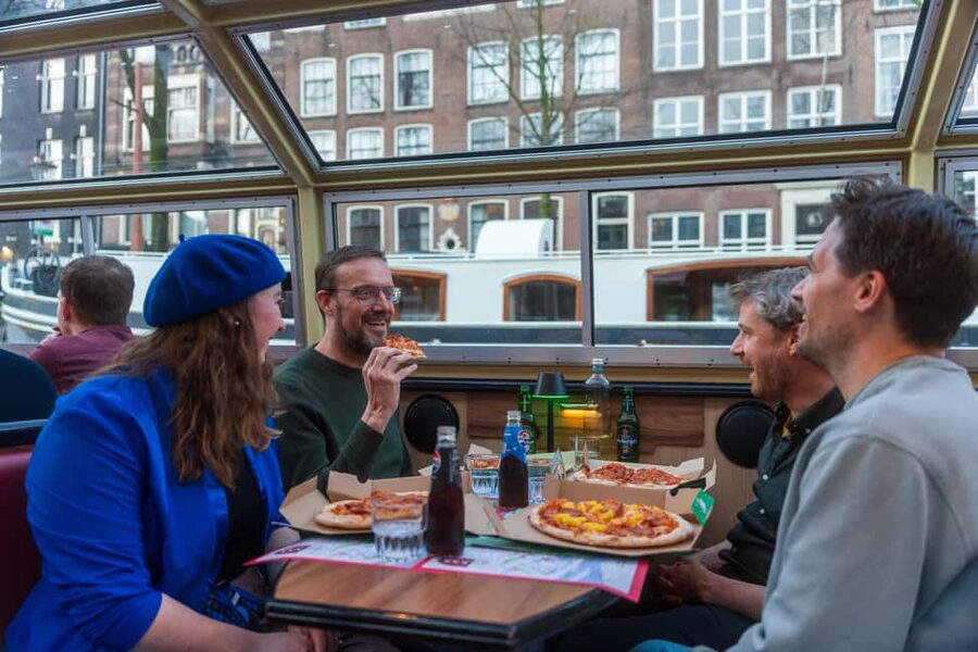 Amsterdam: Original Pizza Dinner Cruise + Unlimited Drinks - What the onboard service feels like