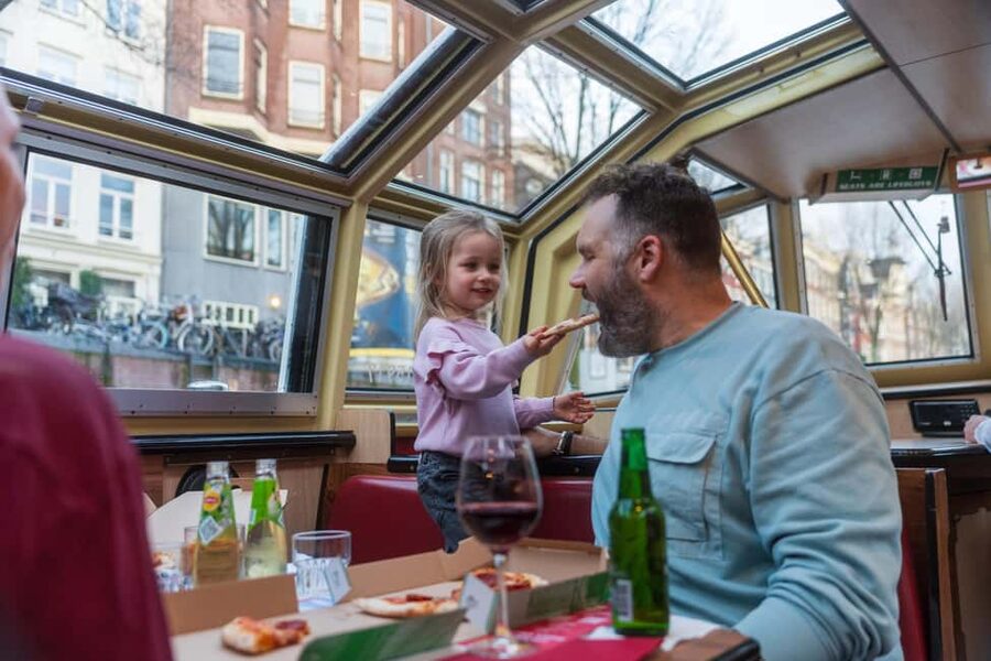 Amsterdam: Original Pizza Dinner Cruise + Unlimited Drinks - Heated comfort, weather, and practical details