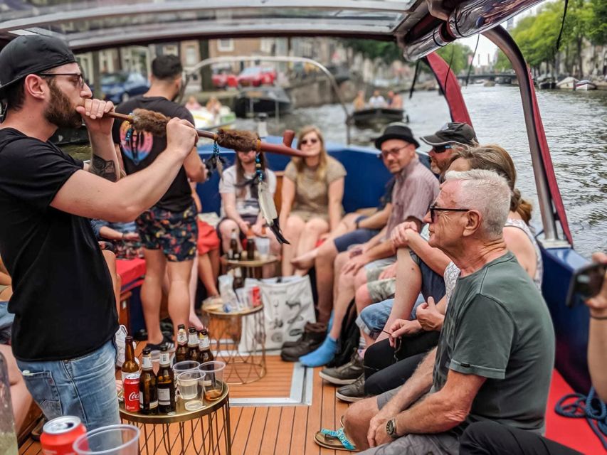 Amsterdam: Smoke and Lounge City Boat Cruise - Winter comfort and the Amsterdam Light Festival option