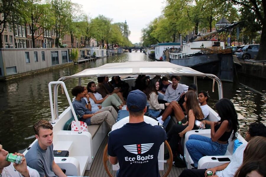 Amsterdam: The Newest Canal Cruise with Drink Option - Why a canal cruise is a smart first hour in Amsterdam