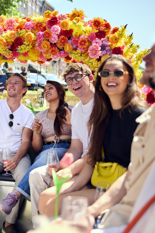 Amsterdam: The Original Flower Boat with Local Guide and Bar - What the guides add to the experience