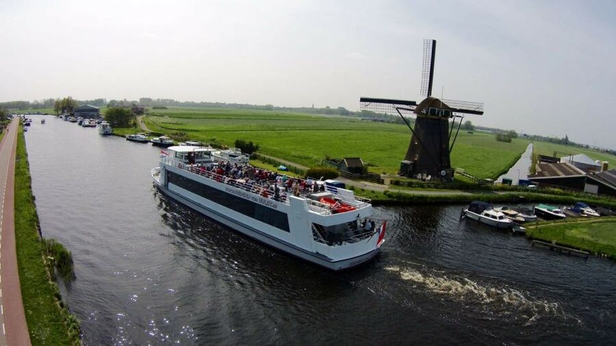 Amsterdam: Tour to Keukenhof Gardens with Windmill Cruise - Warmond’s one-hour windmill cruise