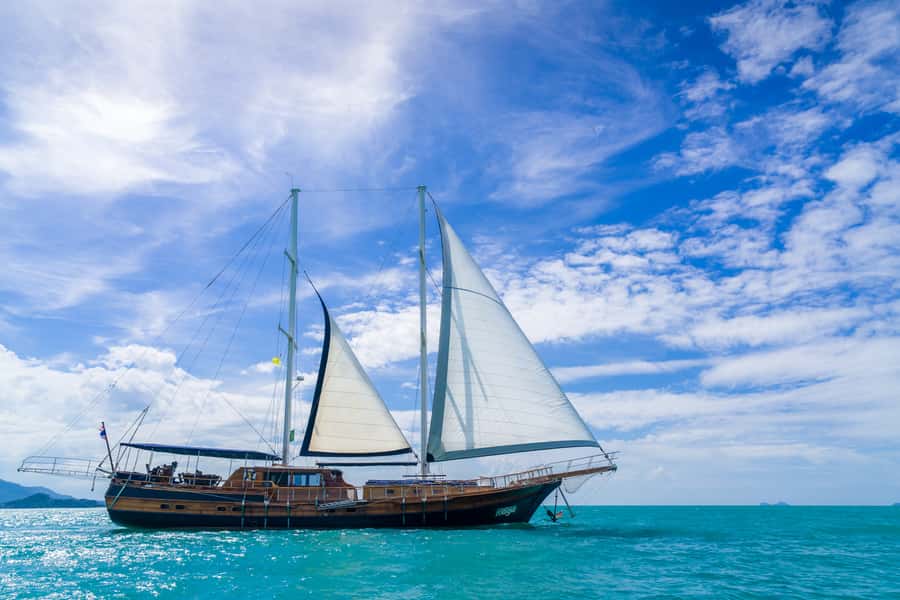 Ang Thong Full-Day Discovery Cruise from Koh Samui - Breakfast, lunch, and the welcome onboard