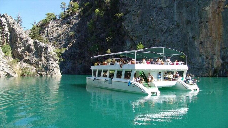 Antalya: Green Canyon Boat Trip with Lunch & Soft Drinks - Lunch beside the reservoir