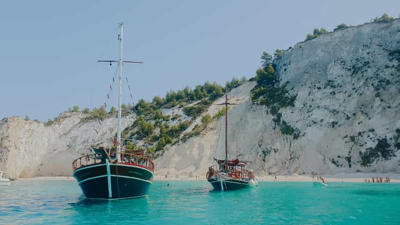 Argostoli: Full-Day Boat Trip with Lunch & Wine - Vardiani Islands and the moussaka lunch