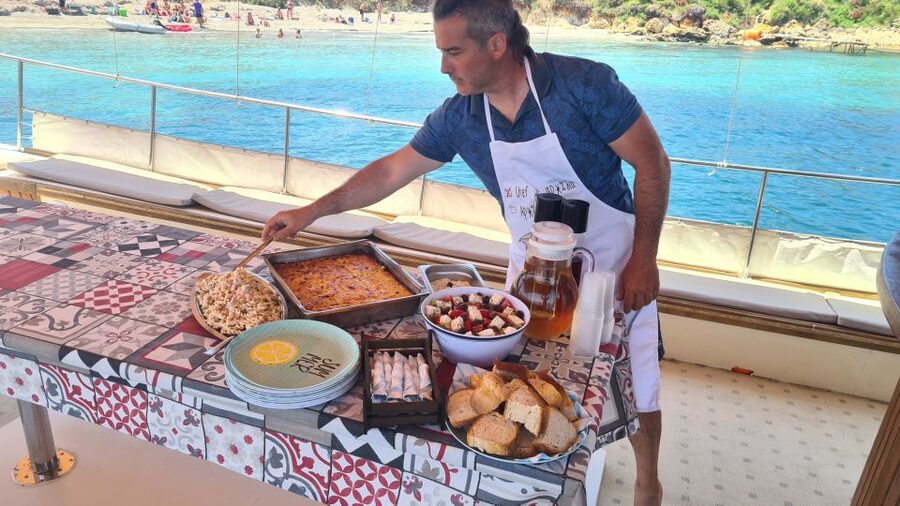 Argostoli: Full-Day Traditional Boat Cruise with Lunch - Equipment, drinks and the return ride