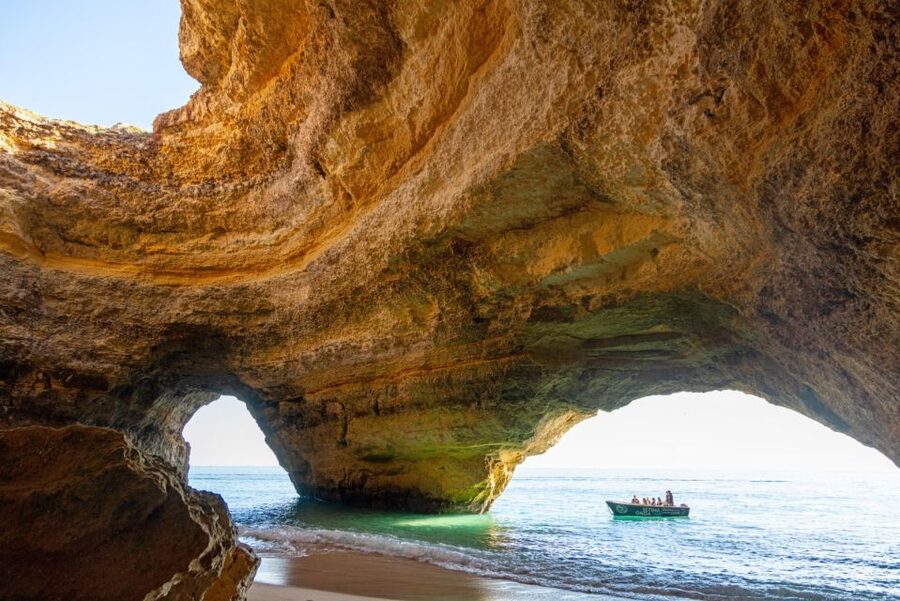 Armação de Pêra: Benagil Caves and Secret Beaches Boat Trip - The first caves: Beijinhos, Cova Redonda, and the south coast