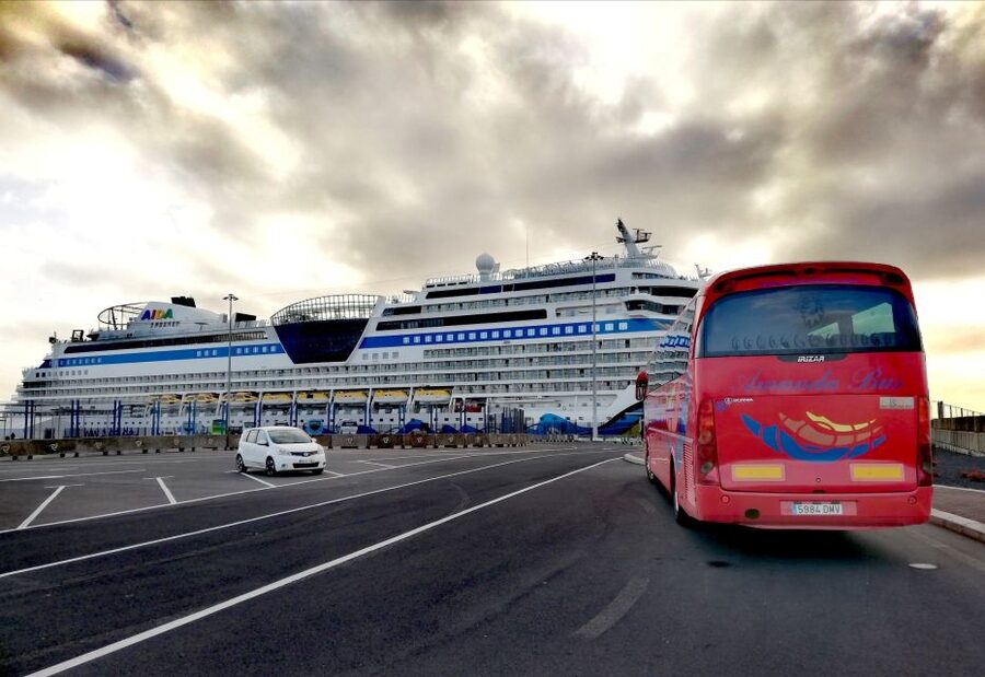 Arrecife: Timanfaya and Green Lagoon for Cruise Passengers - El Golfo and the Green Lagoon