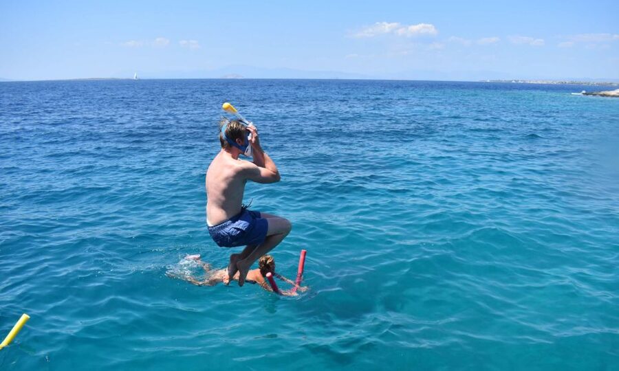 Athens: Aegina, Agistri & Metopi Swimming Cruise with lunch - The ride back: music, drinks, and a social deck