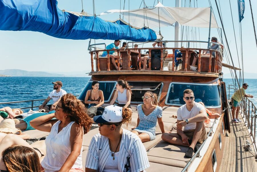 Athens: Cruise to Agistri, Moni & Aegina with Lunch & Drinks - Aegina: pistachios, port streets, and ancient stones