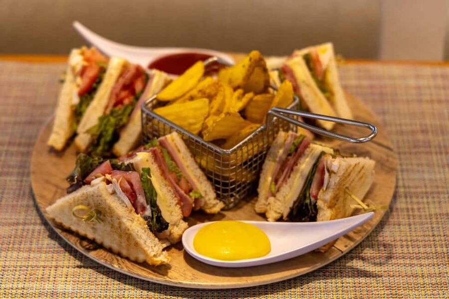 Athens: Islands Swimming Day Cruise. DJ, Lunch & Drinks inc. - What the $129 price gets you