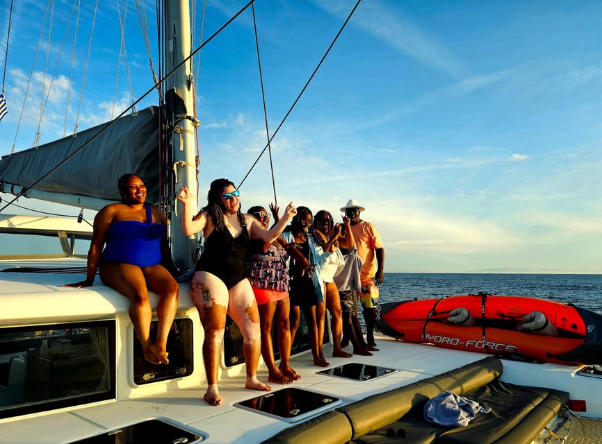 Athens: Riviera Catamaran Tour with Fresh Meal and Drinks - The seven-dish meal is a real part of the experience
