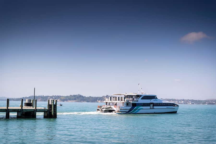 Auckland: Scenic Harbour Sightseeing Cruise - Under the Harbour Bridge