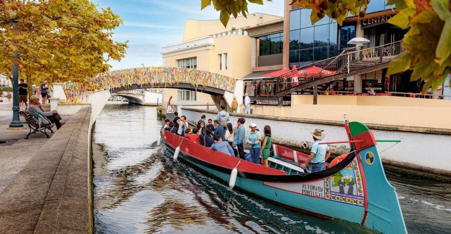 Aveiro: Scenic Guided Boat Tour - Weather, Comfort, and Who Should Book