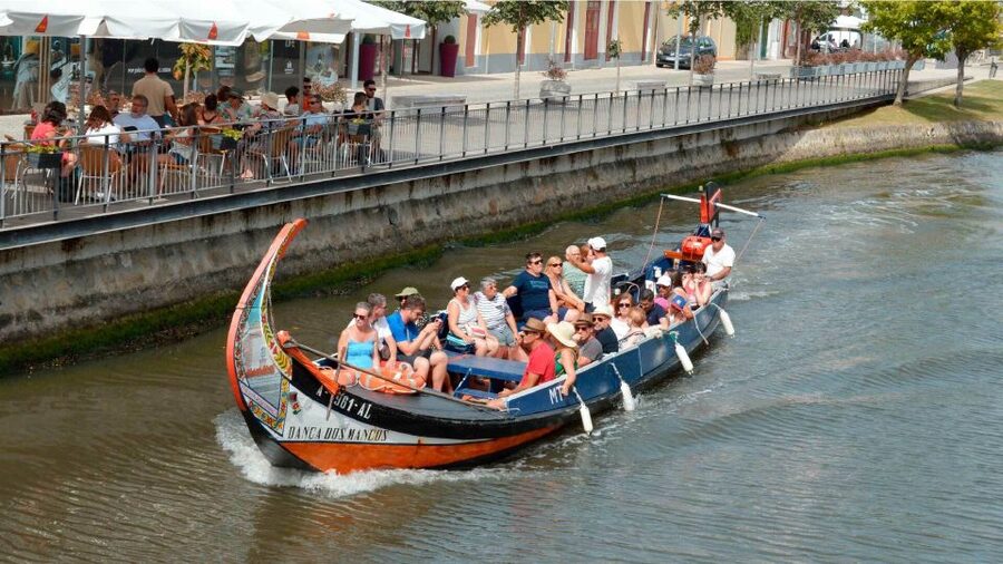 Aveiro: Traditional Moliceiro Boat Cruise - Why a Moliceiro is the right introduction to Aveiro