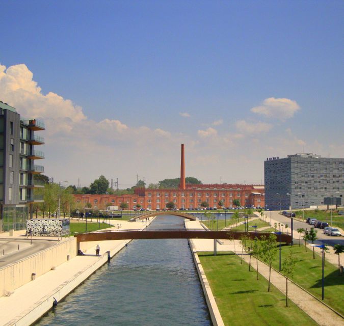 Aveiro: Walking Tour, Boat Cruise, Sweets & Church Entrance - Art Nouveau facades and canal-side views