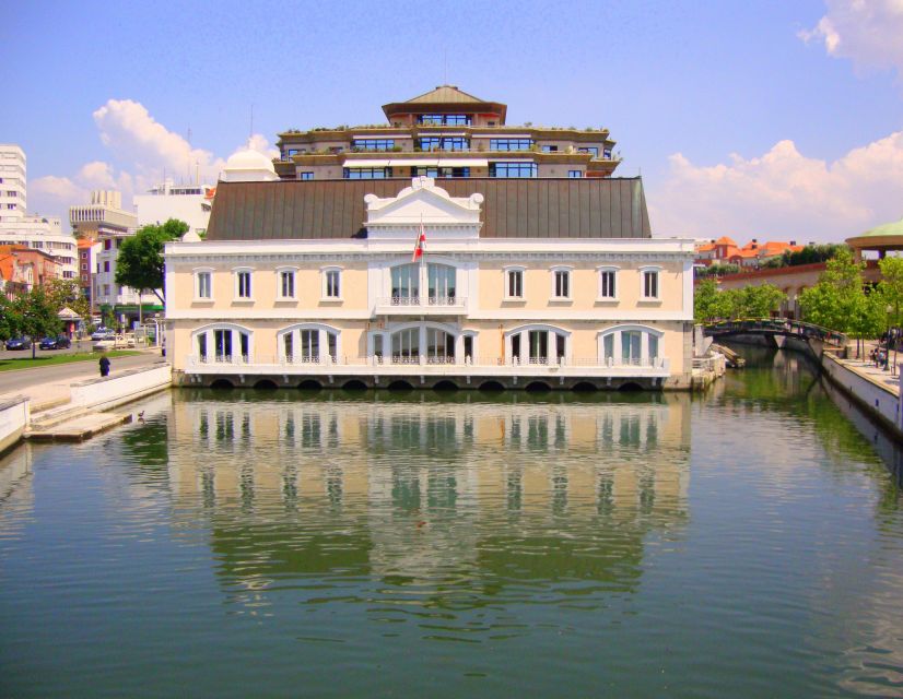 Aveiro: Walking Tour, Boat Cruise, Sweets & Church Entrance - Weather, timing, and group size