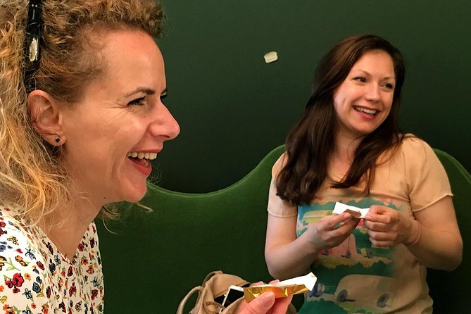 Award-Winning Geneva Chocolate &Old Town Tour with Boat Ride (3h) - Starting beside the Rhône at Quai des Bergues