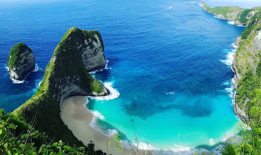 Bali: Full-Day Nusa Penida Highlights Tour with Transfer - Crystal Bay adds a calmer coastal stop