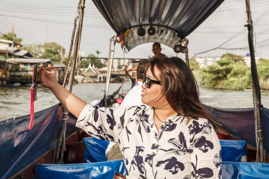 Bangkok: 2-Hour Canal Tour by Teak Boat - The teak boat experience