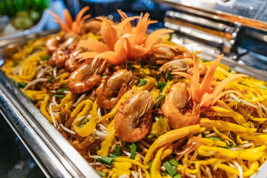 Bangkok: Alangka Luxury Buffet Dinner Cruise With Live Music - Practical details for a smoother evening