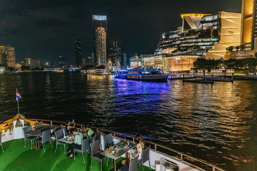 Bangkok: Alangka Luxury Buffet Dinner Cruise With Live Music - Starting at ICONSIAM Pier 4