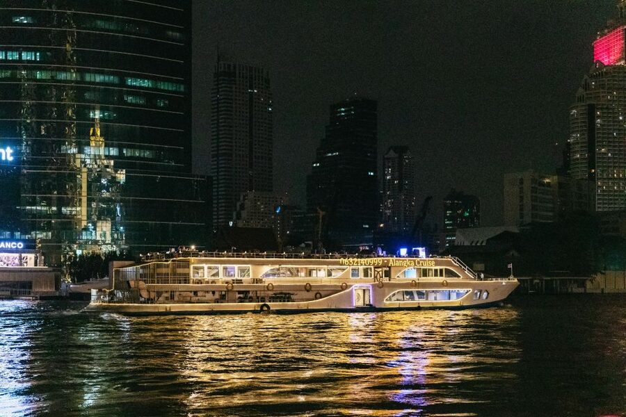 Bangkok: Alangka Luxury Buffet Dinner Cruise With Live Music - Price, value, and what is extra