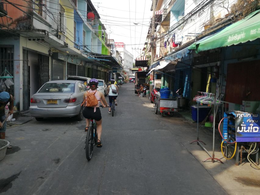 Bangkok: Bike and Canal Boat Tour with Lunch - Wat Ko and the ride beside the canals
