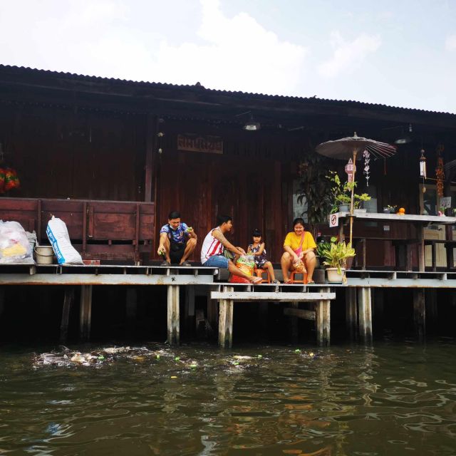 Bangkok: Canal Boat Tour, Big Buddha & Artist's House - Watching canal homes, temples, and daily work
