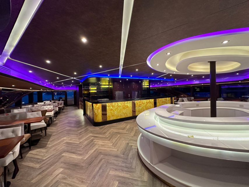 Bangkok: Opulence Luxury Chao Phraya Dinner Cruise - Why the upper deck is worth requesting