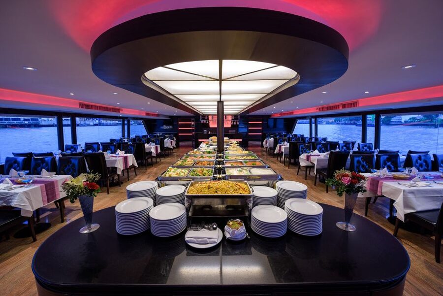 Bangkok: River Dinner Cruise on the Chao Phraya Princess - The first stretch of the Chao Phraya