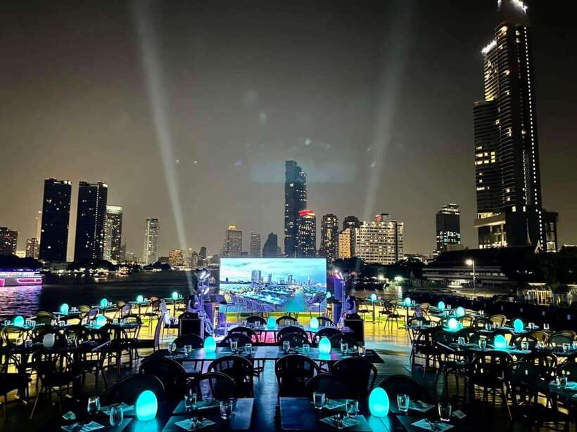Bangkok: Royal Princess River Dinner Cruise with Live Music - What $41 gets you
