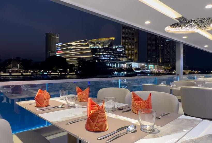 Bangkok:The Planet Sunset&Dinner Cruise on Chao Phraya River - The buffet: plenty of choice, uneven moments
