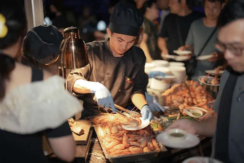 Bangkok:The Planet Sunset&Dinner Cruise on Chao Phraya River - Who will enjoy this cruise most