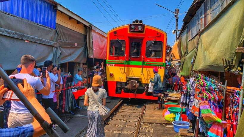Bangkok: Train Market & Floating Market with Boat Ride - Why combine two famous markets in one day?