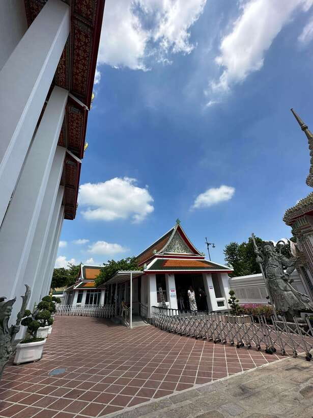 Bangkok: Tuk Tuk Day Pass App & Boat Chao Phraya River - Silom and the riverside side of Bangkok