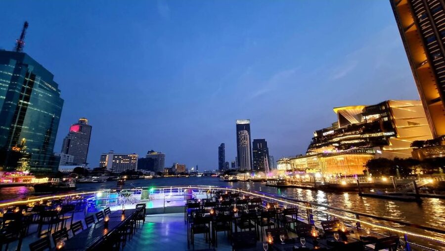 Bangkok: White Orchid Chao Phraya Dinner Cruise - Music, dancing, and the upper deck