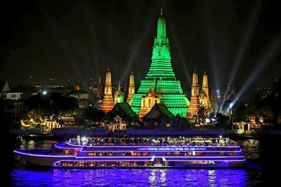 Bangkok: White Orchid Chao Phraya Dinner Cruise - How crowded is the White Orchid?