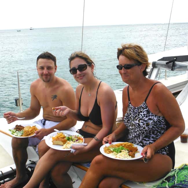 Barbados: Catamaran Tour with Snorkeling and Lunch - Shipwreck snorkeling and tropical fish