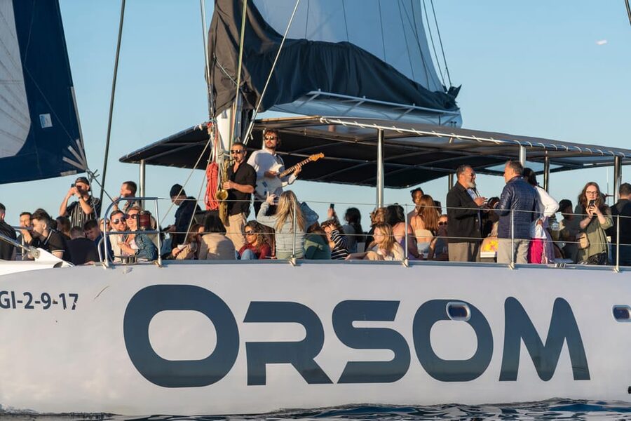 Barcelona: Catamaran Cruise with optional Live Jazz Music - What the 90 minutes feels like
