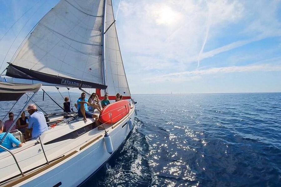 Barcelona: Coastline Boat Trip with Snacks and Cava - Key points to know before booking